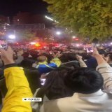 Sex! Sex! ウェーイw 眼の前で死んでるニダ 動画撮るチャンスニダww #ハロウィン #韓国ハロウィン事故
