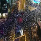 أنظروا أليها فأن  #تل_أبيب  تنتفض وكلها خرجت ضد نتنياهو الليلة تحرق وتتصارع ، وسبحان الله بغداد و طهران و دمشق و بيروت في سلام وهدوء و أمان  #الكيان_المؤقت #الكيان_مؤقت_وزائل #الكيان_المؤقت_إلى_زوال #الخراب_الثالث