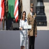 Один из немногих оставшихся бастионов Кремля в Европе начинает трещать по швам.  Новая президент Венгрии Каталина Новак во время церемонии инаугурации осудила российскую агрессию против Украины и поддержала вступление Украины в ЕС.  \ud83c\udded\ud83
