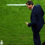 فريق النصر متصدر الدوري. لا مدربه ولا هدافه سبق ان حصل احدهم على جائزة الشهر فتأمل رعاك الله.!! ممكن تنورونا وش يحتاجون حتى ينالا فرصة الفوز بالأفضليه؟؟ @SPL
