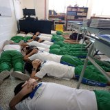 Cuando alguien solape, aplaude o sean indiferente al narcotr&aacute;fico en Culiac&aacute;n y Sinaloa. Hay que mostrarle esta imagen. Ni&ntilde;os de un colegio en Culiac&aacute;n protegi&eacute;ndose de las balas.