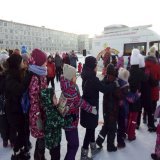 Путешествие на библиомобиле 27 января на праздник "Здравствуй, Солнце" в г. Гаджиево приехал библиомобиль Мурманской областной детско-юношеской библиотеки