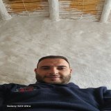 دبا الحكومة كايصوت عليها الشعب باش تحميه من الباطرونة والزيادات في الأسعار وحنا في المغرب رئيس الحكومة هو لي كايبيع لينا الغاز والمازوط وليصانص ودبا سمعت شي خبار شاد صفقة تحلية ماء البحر وغايولي يبيع لينا ماء الروبيني؟ دبا السؤال ديالي مطروح للسيد رئ