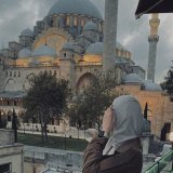 ستأتي لحظةً يُجبر اللهُ فيها خاطركلحظة يفزُ لها قلبُك، تُشفى كُل كُسوره، يُعوضك عما كان.. فإطمئنلأن عوضَ اللهُ اذا حل أنساكَ ما كُنت فاقدفأتمنى من الله أن تُشرق أعينكم بهجةًوأن تُزهِر قلوبكم فرحاً، وأن يصبحُ يومكم لطيفاً ورائعاًصباح الخير والنور متاب