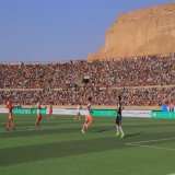 في حضور كروي مهيب ابناء حضرموت يرفعون اعلام الجنوب العربي وصور الرئيس عيدروس الزبيدي تعبيراً منهم على حبهم وثقتهم في هذا في هذا البطل الجنوبي الذي سيحقق لهم مطالبهم في استعاده الدوله الجنوبيه باذن الله  سئيون عصر يوم الجمعه الموافق ٣/٣/٢٠٢٣
