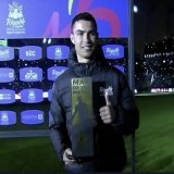 فقط في السعودية رجل المباراة للفريق الخاسر، بيكون هذا فقط لانه يوجد اسم فريق نادي الهلال بجانب نادي النصر! مسكين الفريق الفائز بالمباراة وحامل كاس موسم الرياض ماعندهم رجل المباراة! حتى رونالدو مستغرب  #رونالدو_نصراوي #رونالدو