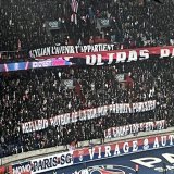 Kylian a eu son chant, mais aussi ses banderoles. Enfant du pays  #PSGRCSA