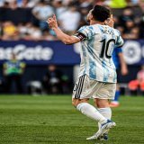 \ud83d\udea8 تاريخي..  لا يوجد لاعب في تاريخ كرة القدم ساهم في أهداف أكثر من الأسطورة ليونيل ميسي بـ1100 مساهمة.
