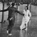 وكم أتمنى أن ألقاكِ ك لقاء  أهل الكهف ب كهفهم!! حتى إذا سألوني هل  إكتفيت من حديث عينيها ... قلت: "ما لبثت إلا يوما أو  بعض  يوم" مساكم ورد