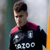&bull; Faz 31 anos esse ano &bull; Est&aacute; em m&aacute; fase na carreira &bull; Vasco tem condi&ccedil;&otilde;es financeiras de montar um time competitivo &bull; Cair&iacute;a como uma luva no esquema do Barbieri &bull; Ajudaria demais com seu t