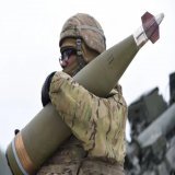 ЕС приближается к важному шагу в области совместных закупок боеприпасов для Украины  Министр обороны Эстонии заявил, что Украина использует снаряды быстрее, чем ее союзники могут их производить, и потому нужна новая линия поддержки.