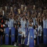 Amor por la pelota, por tu pa&iacute;s y tu gente. Amor por tu equipo, que result&oacute; ser un grupo de amigos. Amor que vuelve triplicado por todos los que pueden percibir esa energ&iacute;a tan noble con la qu&eacute; haces tu trabajo. Amor, Aleg