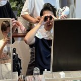 日テレ系「初恋の悪魔」第9話 今夜22:00〜放送です！  写真は支度中の馬淵悠日役の仲野太賀さんです！ 普段はとっても面白くて楽しい人なんですが、撮影が始まると一気にスイッチが入って本当に凄いんです。  そして物語は急展開、新たな映像演出も！  必見です！  #日テレ  #初恋の悪魔  #仲野太賀