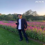 北海道ロケ #オフショット  #目黒蓮 さんは後ろが飛行機でもお花畑でも似合いますね。。まいりました&hellip;  柏木さん、舞ちゃんがデートの誘いを受けてくれて、お返事でよかったですねぇー  #SnowMan #朝ドラ #舞いあがれ
