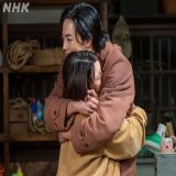 「ただいま」「おかえり」  自分の気持ちを素直に受け止め、思いが通じ合った二人。  #ちむどんどん #朝ドラ #竜星涼 #佐津川愛美 #中原丈雄