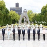 【速報中】バイデン大統領らG7首脳、そろって平和記念資料館を訪問    Ｇ７広島サミットで、首脳らが平和記念公園を訪れました。写真は慰霊碑の前で記念撮影に臨む首脳たちです。（し） #G7広島サミット #原爆ドーム