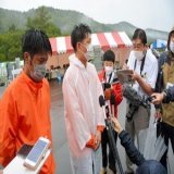 ゴーカート事故、時速40キロで突っ込む?　主催のトヨタ系販社謝罪    事故時は時速40キロ程度だったとみられ、減速せずコースの仕切りを突っ切ったといいます。  乗っていた「高速ゴーカート」は、約200メートルのコースを3分間、自由に周回できたといいます。