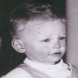 2 December 1938 | A Dutch Jewish boy, Leendert Flip van Amerongen, was born in Amsterdam.  In February 1944 he was deported to #Auschwitz and murdered in a gas chamber after the selection.