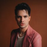O FIM DE UMA ERA: Brendon Urie anuncia o disband do Panic! At the Disco. Em comunicado oficial o cantor disse que decidiu por encerrar esse cap&iacute;tulo de sua vida e focar as energias em sua fam&iacute;lia.