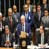 4. O tom do discurso foi aprovado pelo fil&oacute;sofo Silvio Almeida, novo ministro dos Direitos Humanos. &ldquo;N&atilde;o podemos confundir justi&ccedil;a com vingan&ccedil;a. O Brasil &eacute; um pa&iacute;s que n&atilde;o elabora seus traumas e 