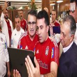 Başkanımız Ahmet Nur &Ccedil;ebi ve Teknik Direkt&ouml;r&uuml;m&uuml;z Şenol G&uuml;neş ile futbolcularımız, D&uuml;nya Kupası&rsquo;nda Fas ile birlikte &ccedil;eyrek finale y&uuml;kselen Romain Saiss&rsquo;i&nbsp;tebrik&nbsp;ettiler.