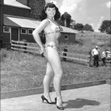 Weekend work mode  Down on the farm for a camera club shoot   #pinupqueen #1950s #bettiepage #farmgirl #pinupmodel #pinup
