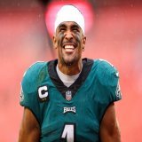 Jalen Hurts and the Eagles have agreed to a 5-year, $255M extension, making Hurts the HIGHEST-paid player in NFL HISTORY, per @RapSheet and @TomPelissero