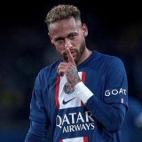 بعد تاقات ابعاد كاريو وميشيل رضخت الاداره وغيرت فكرة استمرارهم والان جاء الدور ع نيمار كملوا كملوا صوتكم وصل   #حسم_صفقة_نيمار_للهلال