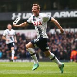 Harry Kane is the fastest player to hit 200 Premier League goals, reaching it in 304 games.   He&rsquo;s scored some stunners  [THREAD]   (via @SpursOfficial)
