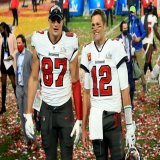 Rob Gronkowski contacted the Bucs in November about a potential return but decided to stay retired, per @NFLSTROUD