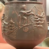 #FindsFriday A C.2nd pot from Colchester, Essex,  showing a chariot race.  A chariot-racing stadium (circus) was found in Colchester in 2004, and the pot is of local manufacture, so the potter had quite possibly been to the races himself.  (Now in Br