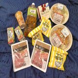 Food while watching NHK Kouhaku Uta Gassen UwU with fweeenn~ UwU And yes, those are our toshikoshi soba~ :p  #NewYear #NHK紅白歌合戦 #sreafoodie