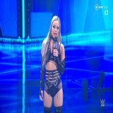 Watch her!   @YaOnlyLivvOnce   #SmackDown