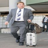【西武】山川穂高が途中交代　松井稼頭央監督「下半身にちょっと強い張りが出た」(スポーツ報知)    「練習中に下半身にちょっと強い張りが出たので、ここでちょっと無理をするところではないと急きょやめました」  試合開始後でなくて良かったのかもしれない。