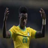 A CBF repudia veementemente os atos racistas sofridos mais uma vez por @vinijr. A intoler&acirc;ncia e a discrimina&ccedil;&atilde;o n&atilde;o fazem parte do esporte e devem ser extintas da sociedade.  Esperamos que os respons&aacute;veis sejam iden