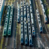 Серьёзные сбои в работе всего общественного транспорта отмечались в понедельник в Германии, где по призыву профсоюзов прошла масштабнейшая за 30 лет забастовка работников транспортной отрасли. Люди требуют повышения зарплат в связи с инфляцией миниму