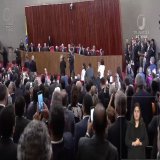 Lula da Silva chega a tribuna do TSE para ser diplomado, ao lado de Alexandre de Moraes e recebe apoio: &ldquo;Boa tarde, Presidente Lula&rdquo;.