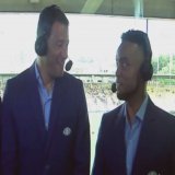 Enquanto isso, no jogo do Fluminense:  Carlos Alberto: &ldquo;Hoje t&aacute; uma distribui&ccedil;&atilde;o de canetas. Essa do Keno foi linda.&rdquo;  Washington: &ldquo;Essas canetas est&atilde;o famosas.&rdquo;  Carlos Alberto: &ldquo;Mas s&oacute