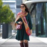 We some wonderful autumn days ...  #mididress #midikleid #greendress #kleid #scarfs #mylooktoday #myoutfittoday #elegance #elegantstyle #elegantwoman #schal #autumninthecity #herbstfarben #herbstlook #inlovewithzurich #stiefel