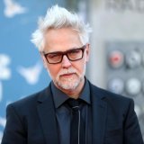 &iexcl;EMPEZ&Oacute; EL MISTERIO!  James Gunn confirm&oacute; que se encuentra en conversaciones con un actor para interpretar a BOOSTER GOLD en el DCU.