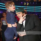 Bad Bunny y Taylor Swift en los #GRAMMYs 2023.