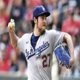 DeNAがバウアー獲得、三浦監督も興奮 「言いたくてしょうがなかった。早く発表してくれへんかなと」   　DeNAの三浦大輔監督が14日、横浜スタジアムで取材に応じ、獲得が発表された前ドジャースのトレバー・バウアー投手について「前例のないこと。インパクトがある。無事...