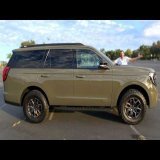 The 2025 Ford Expedition Tremor Is a Huge Off-Road Luxury SUV