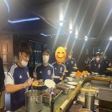 明日は試合だ。ハンバーグ行列！4個きました。 #明日は試合だ #U20日本代表 #サッカー日本代表