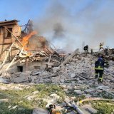 Рашисты сбросили на школу в Белогоровке авиабомбу, там пряталось 90 людей  Последняя неделя Белогоровка &ndash; село близ Лисичанска &ndash; горячая точка. орки пытаются там совершить прорыв, идут постоянные бои, &mdash; сообщает глава ОГА Сергей Гай
