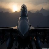 Джо Байден відкинув можливість поставок Україні винищувачів F-16 "на даний момент". "Ми відправляємо йому (Володимиру Зеленському - Ред.) те, що необхідно, на думку наших військових. Йому потрібні танки, артилерія, ППО, включно зі ще однією HIMARS", 