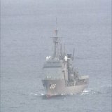 「「深海救難艇（DSRV）」や「無人潜水装置（ROV）」が搭載されていて、深海の水圧に体をさらして潜水する「飽和潜水」などの訓練を受けた隊員も乗っている。」  ／陸自ヘリ不明　現場海域に潜水艦救難艦「ちはや」を派遣｜FNNプライムオンライン