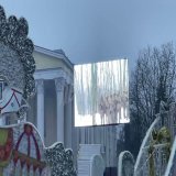 В моем областном Белгороде зажгли праздничную елку &mdash; в приграничном городе население весело встречает приближающийся Новый год.  И у меня был твит сегодня , что Дед Мороз приехал на елку на БТР. Мой любимый и часто обстреливаемый Белгород, мира