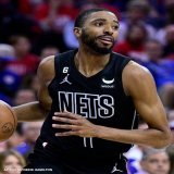 Mikal Bridges at halftime against 76ers:   23 PTS (10-16 FG)  4 REB
