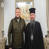 Всіх зі святом, але хочу особисто привітати з Великоднем одну Людину і сотні тисяч Людей, які стоять за нею. Христос воскрес! Воскресне Україна! Дякую Залужному, дякую захисникам України!